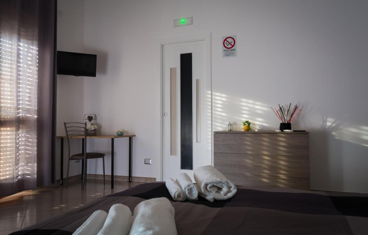 Raro'S Home Bed & Breakfast Pompei Bagian luar foto