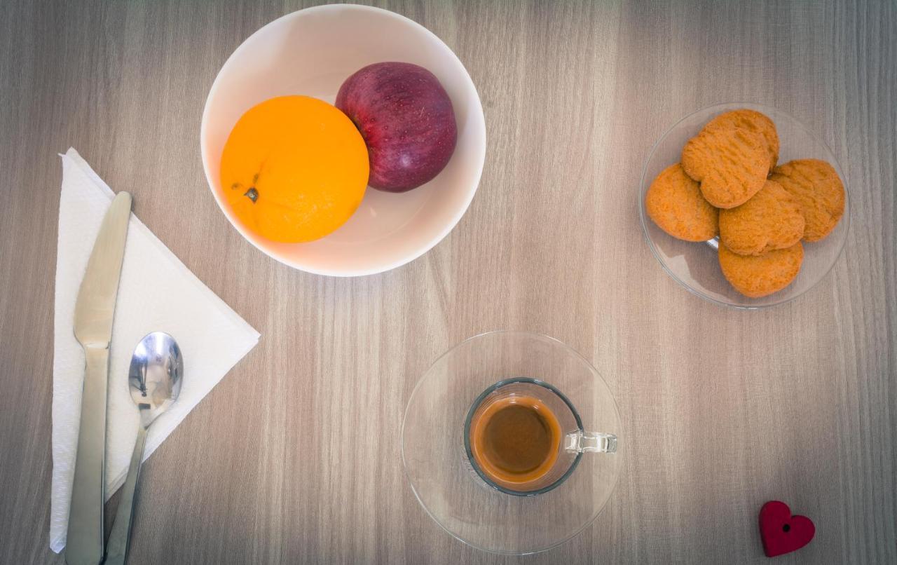 Raro'S Home Bed & Breakfast Pompei Bagian luar foto