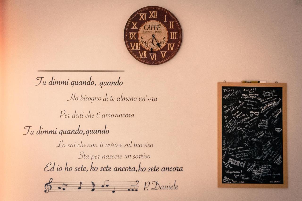 Raro'S Home Bed & Breakfast Pompei Bagian luar foto